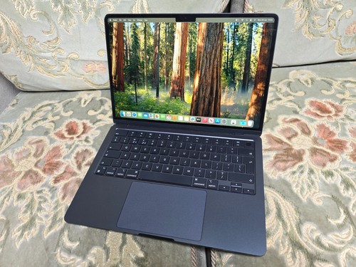 Apple MacBook Air 13 inch M3 8c/8c 8GB 256GB - 91% Battery 65 Cycles - Midnight