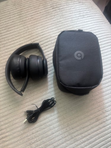 Beats Solo 4 Wireless/ Bluetooth