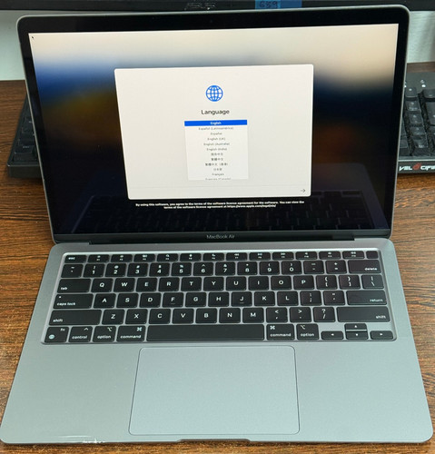 Macbook Air 13" (M1 Chip, 256GB SSD, 8GB Ram) Gray - Good Used - 92% Batt - Read