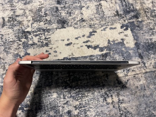 Apple MacBook Air (128GB SSD,Apple M1,8GB RAM) Laptop - Silver - NO SCREEN READ