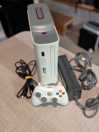 Xbox 360 60GB Bundle w/ Controller & Cords Works Great! 1 YEAR WARRANTY!