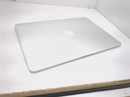 Macbook Air 13.3″ Big Sur OS – 1.3 Ghz I5-4250U – 4 GB RAM – 128 GB SSD