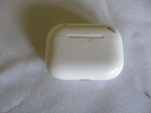 Apple AirPods Pro with MagSafe Wireless Charging Case - White