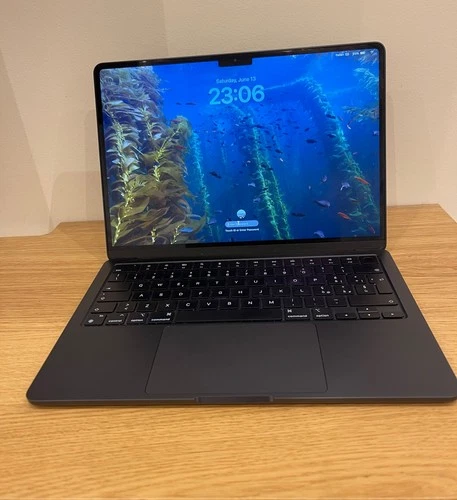 Apple MacBook Air 13" M3 - Midnight - 8Gb Ram 256Gb SSD - Great Condition