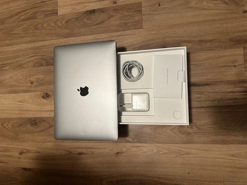 Apple MacBook Air 13.3" (256GB SSD, Apple M1, 8 CPU/7 GPU, 8GB RAM) Laptop -
