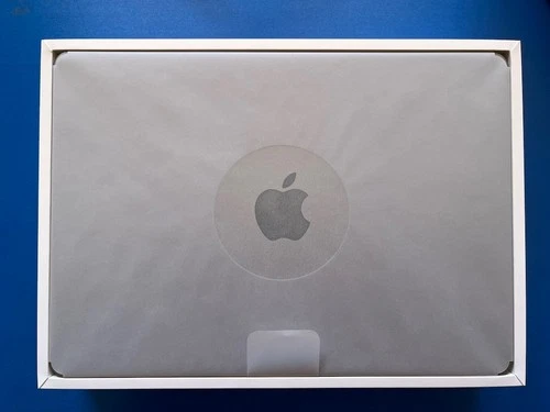 MacBook Air 13.6" - M2 / 8C CPU / 10C GPU / 24GB / 1TB / ESP (A2681)