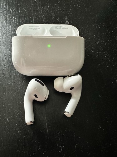 Apple Airpods Pro 1st Generation With Charging Case