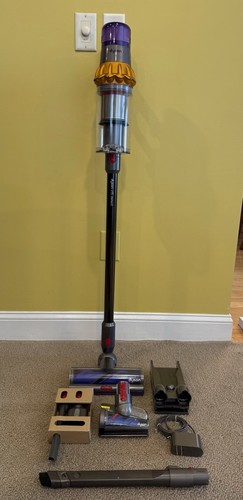 Dyson V15 Detect Cordless Vacuum Cleaner W/Attachments & Dock/Charger