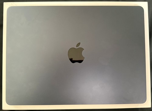 Apple MacBook Air 13-inch, M4, 2025