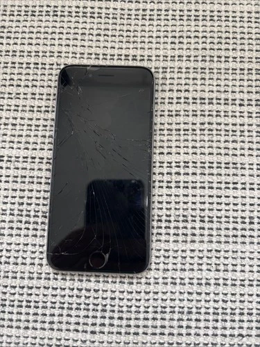 iPhone 6/6s For Parts Smashed Screen Great Deal Turns On Boots Up