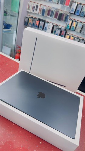 MacBook Air M3 15 inch 8Gb RM 512 GB SSD