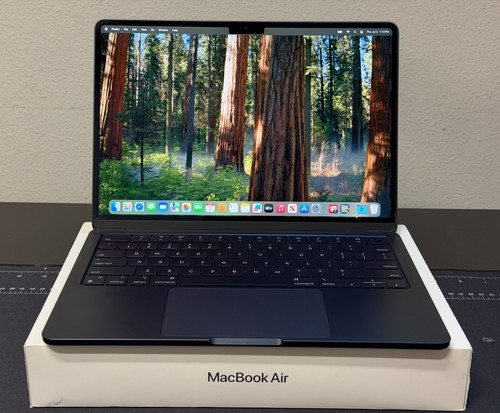 Apple MacBook Air 2024 13" Laptop M3 512GB SSD 8GB RAM A3113 Midnight 100% Batt