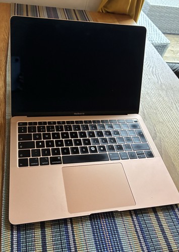 Apple MacBook Air 2019 Retina 13-inch Rose Gold 8GB RAM, 128GB HDD