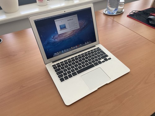 Apple MacBook Air 13" Mid 2012 | i5 1.8GHz | 4GB RAM | 250GB SSD | A1466