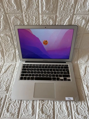 Apple MacBook Air 13'' (128GB SSD, Intel Core i5 5th Gen., 1.8GHz, 8GB)