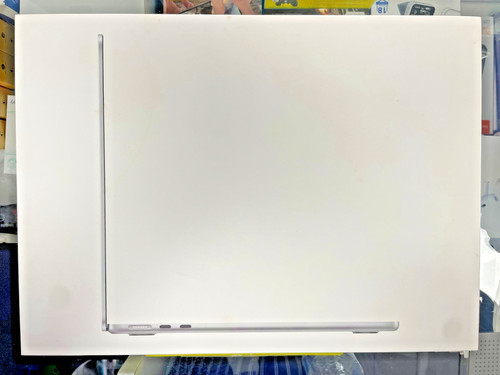 Apple MacBook Air 13" M3 with 8-Core CPU 10-Core GPU, 16GB RAM, 512GB SSD Silver