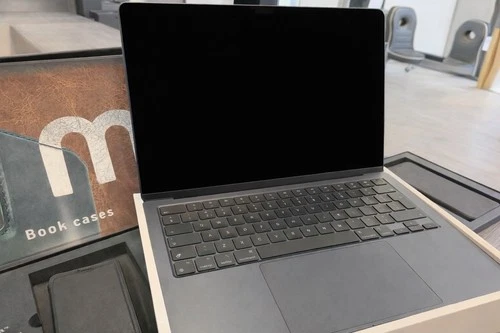 Apple MacBook Air 2024 13.6“ M3 8C CPU 10C GPU 256GB SSD 16GB Ram