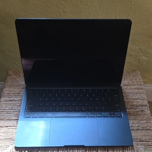 Apple MacBook Air 13 in 2024 Midnight M3 4.05 GHz, 256GB, 8GB