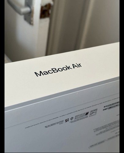 Apple MacBook Air 13 Inch M5 16GB - RAM - 512GB SSD Silver Warranty