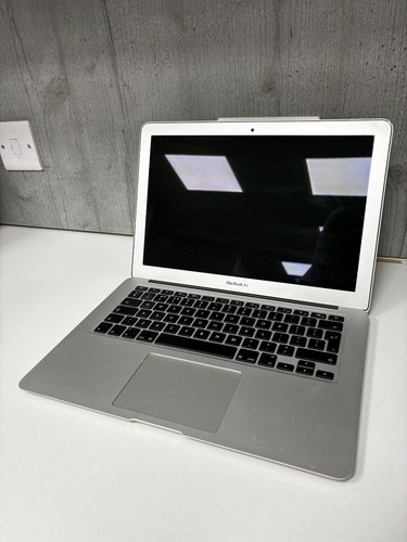 Apple MacBook Air (13-inch, Mid 2013) – No Charger Included