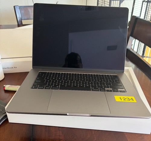 Apple MacBook Air 15.3" Laptop M3 8GB RAM 2024 Gray macOS Tahoe USB-C