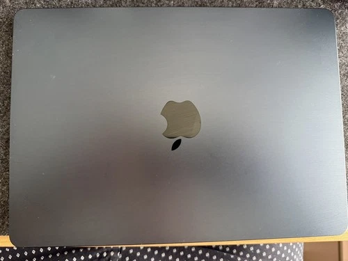 MacBook Air 13 Inch 2024 M3 24gb Ram 1TB SSD