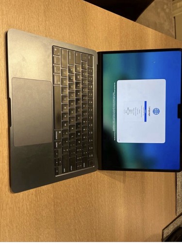 Apple MacBook Air 13” M3 2024 Midnight 8GB RAM 256GB SSD 95% Battery Capacity