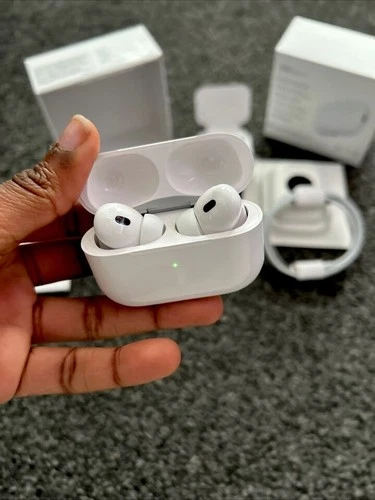 Apple Pro 2nd Generation Earphones Earbuds with Charging Case White US Ship