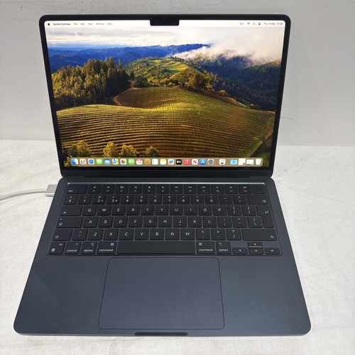Apple MacBook Air 13-inch (2024) M3 8-Core CPU, 8GB RAM, 256GB SSD 94% BH